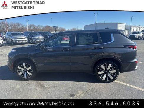New 2026 Mitsubishi Outlander SE AWD/4WD image 7