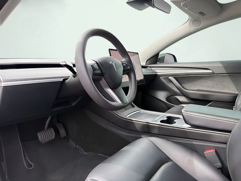 Used 2023 Tesla Model 3 Standard Range RWD image 29