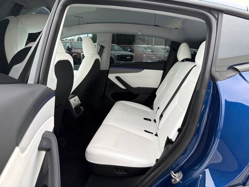 Used 2026 Tesla Model Y Long Range RWD image 14