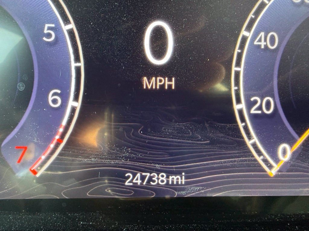 Used 2024 Jeep Grand Cherokee Altitude AWD/4WD image 3