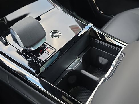 New 2026 Land Rover Range Rover Sport SE image 25