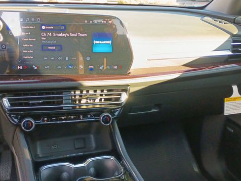 New 2026 Chevrolet Traverse Z71 w/ Enhanced Driving Package image 28