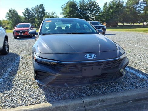 Used 2024 Hyundai Elantra SEL FWD image 9