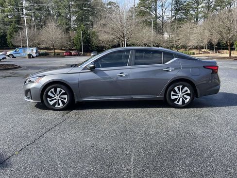 Used 2025 Nissan Altima 2.5 S image 2