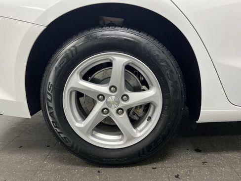 Certified 2017 Chevrolet Malibu LS FWD image 29
