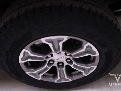 Used 2022 GMC Sierra 1500 SLT w/ X31 Off-Road Package image 33