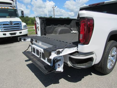 Certified 2023 GMC Sierra 1500 Denali w/ Technology Package AWD/4WD image 35