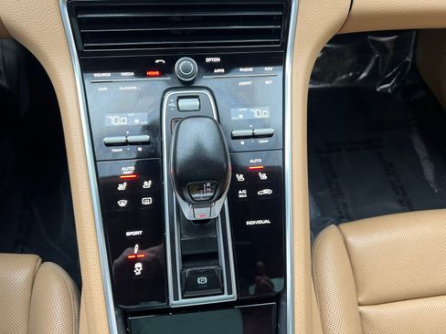 Used 2018 Porsche Panamera 4S image 46