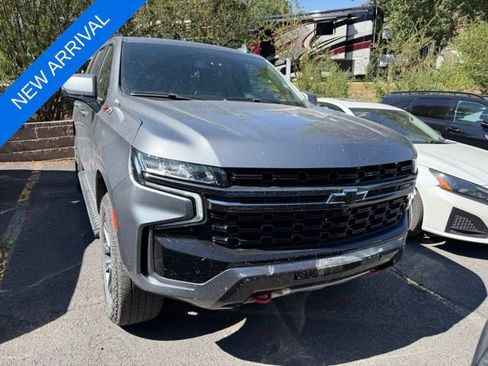 Used 2022 Chevrolet Tahoe Z71 w/ Luxury Package AWD/4WD image 2