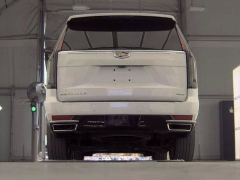 Used 2021 Cadillac Escalade ESV Premium Luxury w/ Driver Assist Tech Package RWD image 9