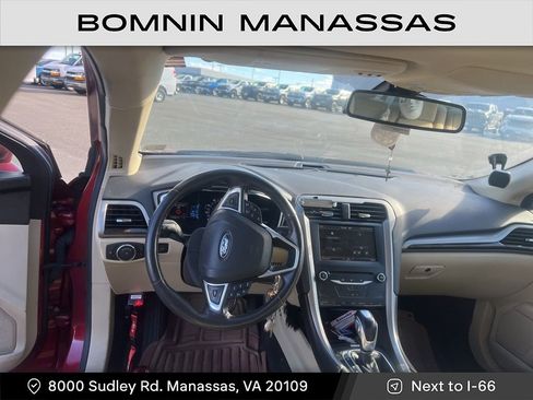 Used 2015 Ford Fusion SE w/ Equipment Group 202A image 9