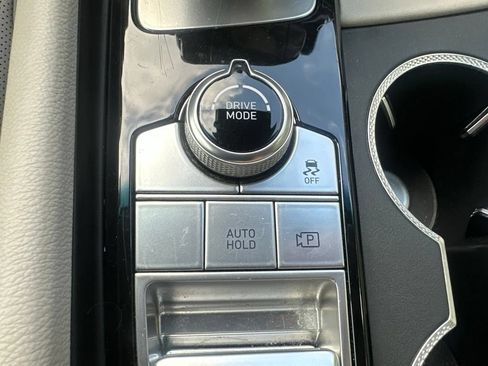 Used 2025 Genesis G70 2.5T AWD/4WD image 16