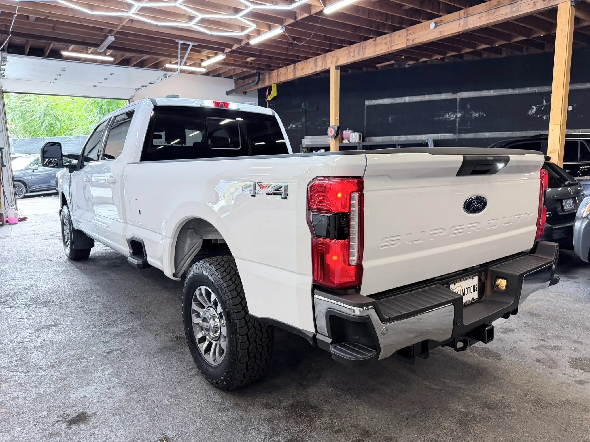 Used 2023 Ford F250 Lariat w/ Lariat Ultimate Package AWD/4WD image 9