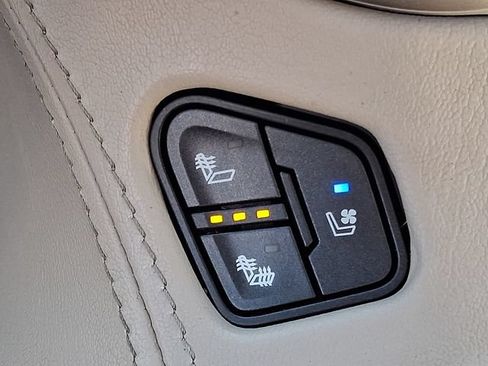 Used 2018 GMC Yukon XL Denali w/ Denali Ultimate Package AWD/4WD image 22