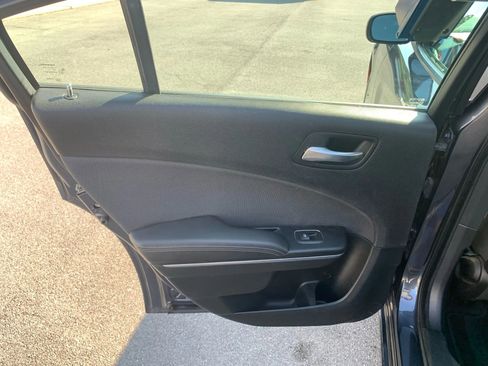 Used 2016 Dodge Charger SE image 23