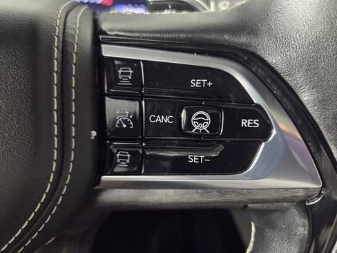 Used 2021 Jeep Grand Cherokee L Overland w/ Advanced Protech Group III AWD/4WD image 17