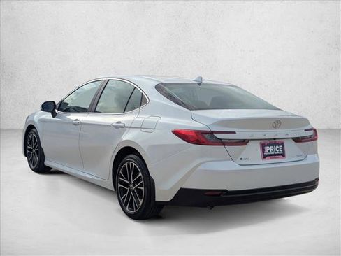 Used 2026 Toyota Camry XLE image 7