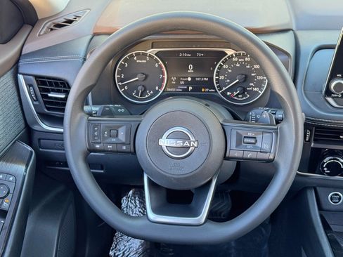 Used 2023 Nissan Rogue S FWD image 18