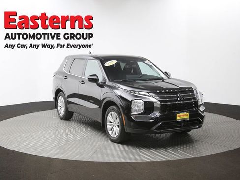 Used 2025 Mitsubishi Outlander ES image 50