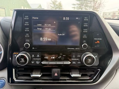 Used 2021 Toyota Highlander XLE image 23