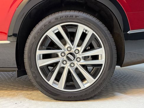 New 2026 Cadillac Vistiq Luxury w/ LPO, Floor Liner Package image 12