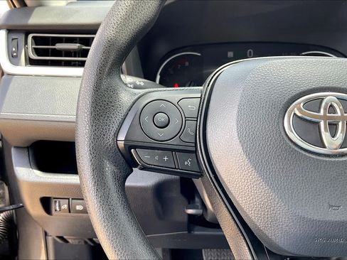 Used 2025 Toyota RAV4 XLE FWD image 22