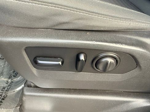 Used 2021 Chevrolet Silverado 1500 LT image 17