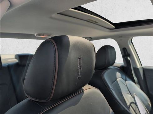 Used 2010 Lincoln MKZ FWD image 24