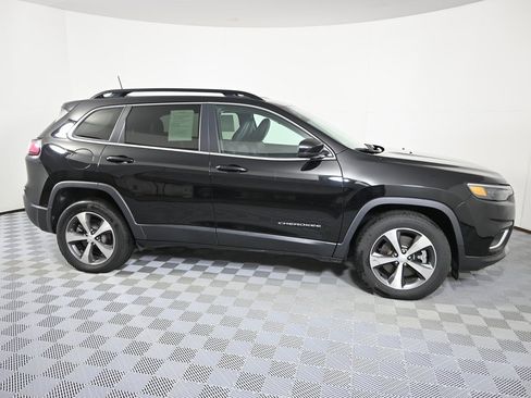 Used 2022 Jeep Cherokee Limited image 8