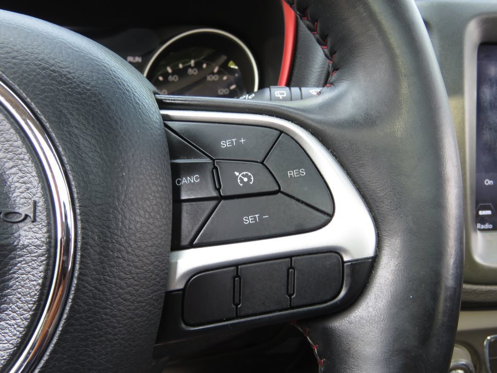 Used 2018 Jeep Compass Trailhawk w/ Leather Interior Group AWD/4WD image 22