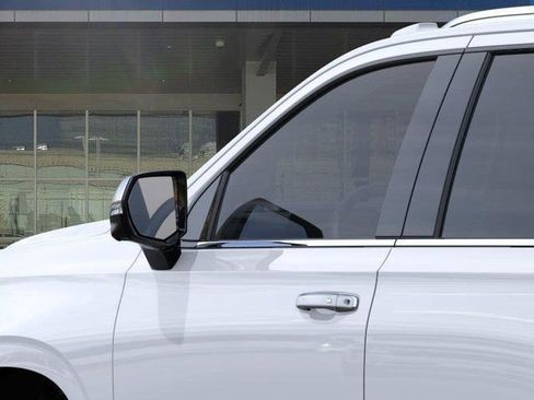 New 2026 Chevrolet Tahoe Premier w/ Sun And Tow Package AWD/4WD image 12