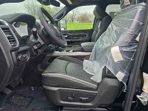 New 2026 RAM 2500 Laramie AWD/4WD image 10