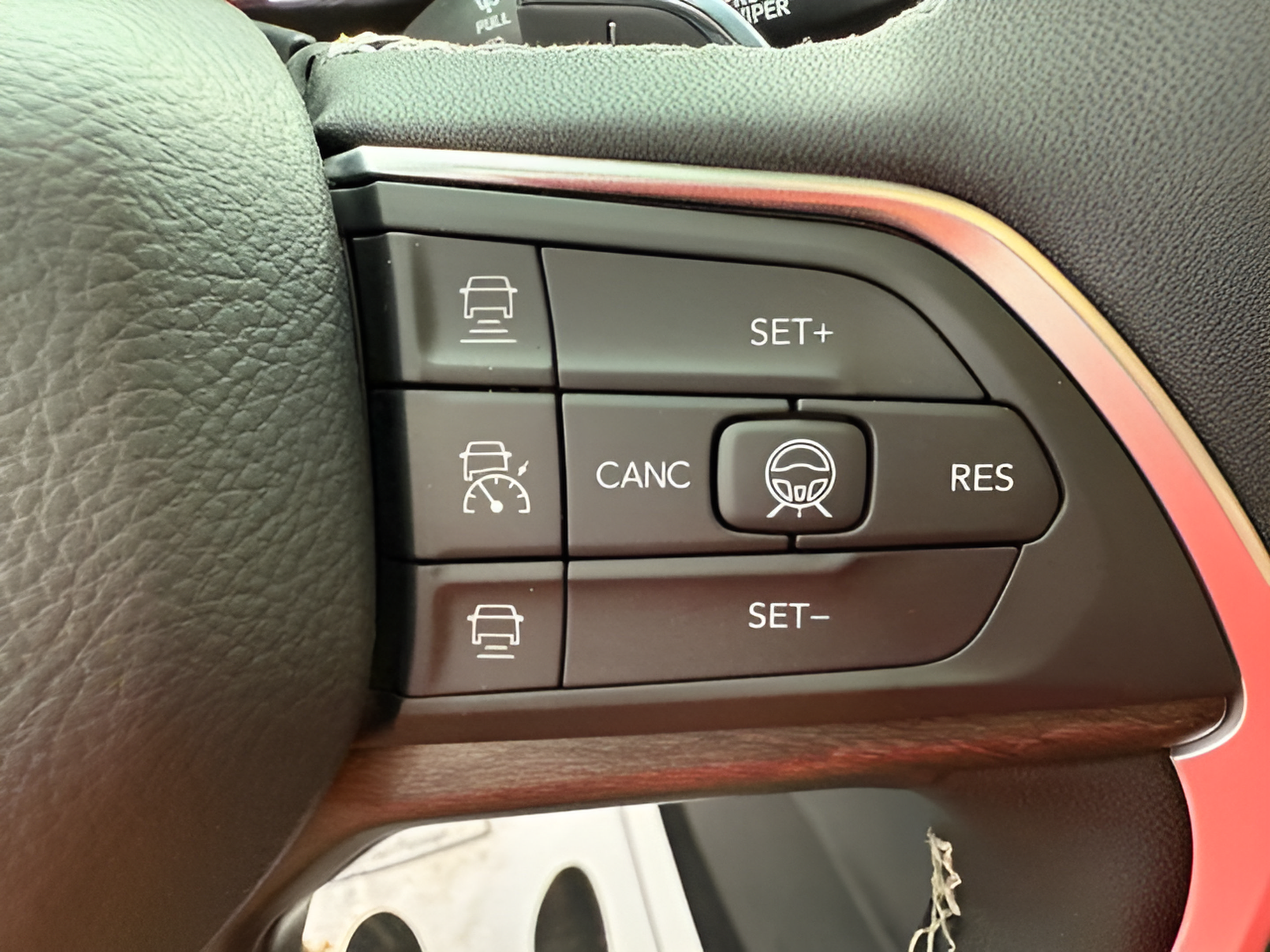 New 2026 Jeep Grand Cherokee Limited w/ Limited Altitude Package AWD/4WD image 19