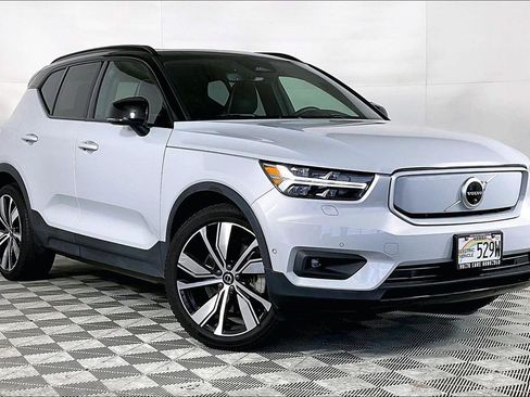 Used 2022 Volvo XC40 P8 Recharge Plus AWD/4WD image 12