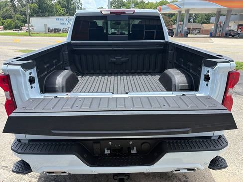 New 2026 Chevrolet Silverado 1500 High Country AWD/4WD image 18