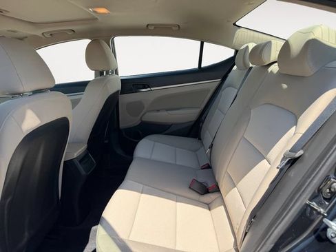 Used 2018 Hyundai Elantra Value Edition FWD image 11