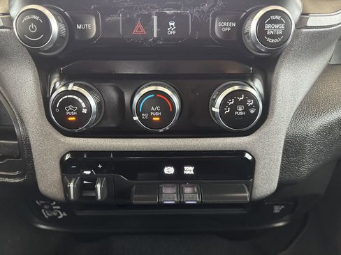 Used 2024 RAM 3500 Tradesman w/ Chrome Appearance Group image 17