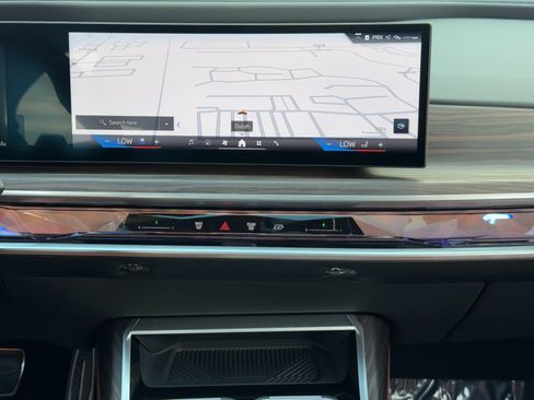 Used 2023 BMW 760i xDrive image 29