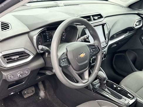 Used 2023 Chevrolet TrailBlazer LT w/ Convenience Package FWD image 14