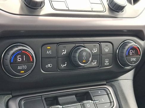 Used 2023 GMC Acadia AT4 w/ Technology Package AWD/4WD image 12