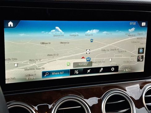 Used 2022 Mercedes-Benz E 350 4MATIC Sedan image 13