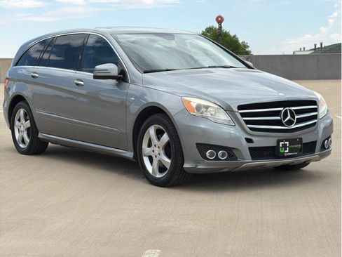 Used 2011 Mercedes-Benz R 350 BlueTEC 4MATIC image 5