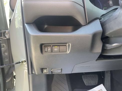 Used 2023 Toyota RAV4 XLE AWD/4WD image 22