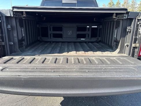 Used 2018 RAM 1500 SLT AWD/4WD image 11