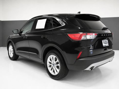 Used 2022 Ford Escape SE w/ Convenience Package FWD image 3