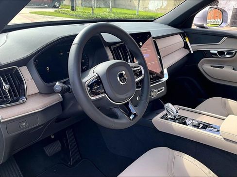 New 2026 Volvo XC90 B5 Plus w/ Protection Package Premier AWD/4WD image 31
