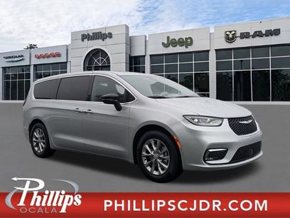 New 2026 Chrysler Pacifica Limited