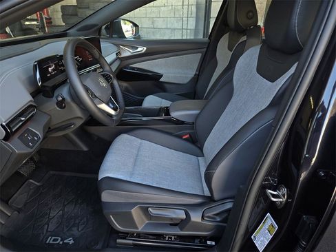 Certified 2023 Volkswagen ID.4 Pro image 16