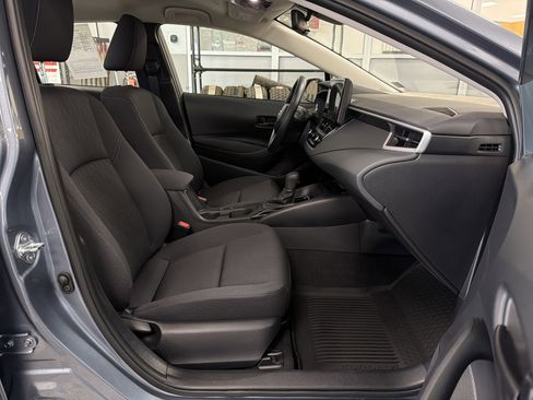 Used 2025 Toyota Corolla LE w/ LE Premium Package FWD image 31