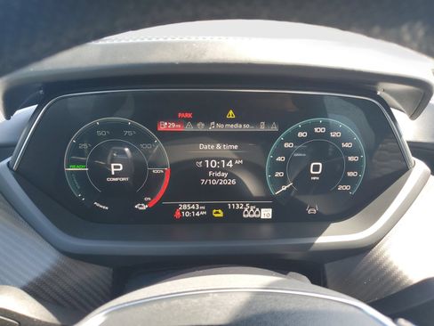 Used 2024 Audi e-tron GT Premium Plus AWD/4WD image 31